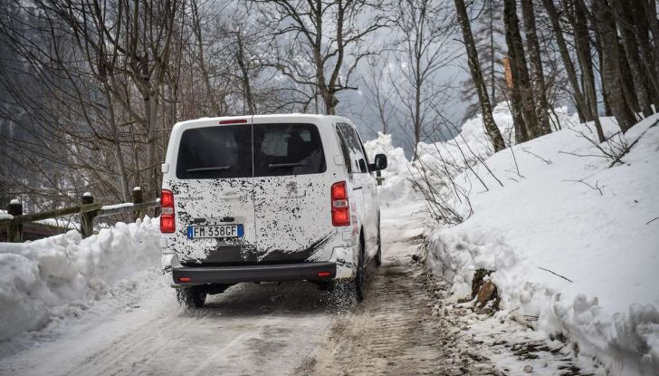 Peugeot Traveller Traction Control, il multispazio con trazione integrale - Foto 7 di 9