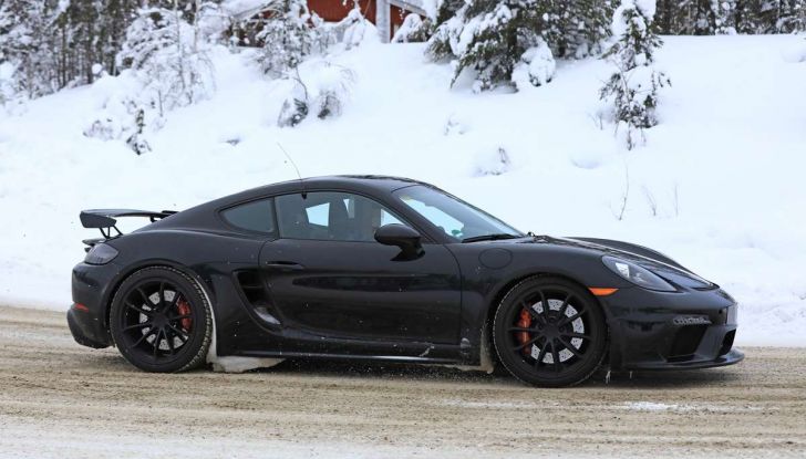 Porsche 718 Cayman GT4 prime immagini dei test su strada - Foto 1 di 28