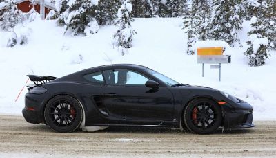 Porsche 718 Cayman GT4 prime immagini dei test su strada