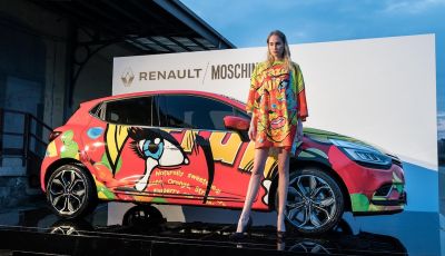 Renault Clio veste Moschino per l’aperitivo milanese