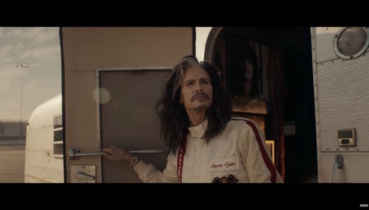 Kia Stinger 2018: Steven Tyler ed Emerson Fittipaldi nello spot del Super Bowl - Foto 2 di 15
