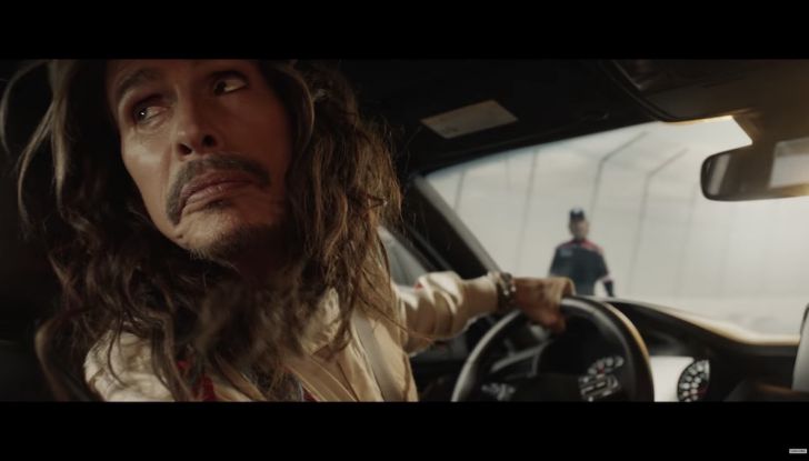 Kia Stinger 2018: Steven Tyler ed Emerson Fittipaldi nello spot del Super Bowl - Foto 7 di 15