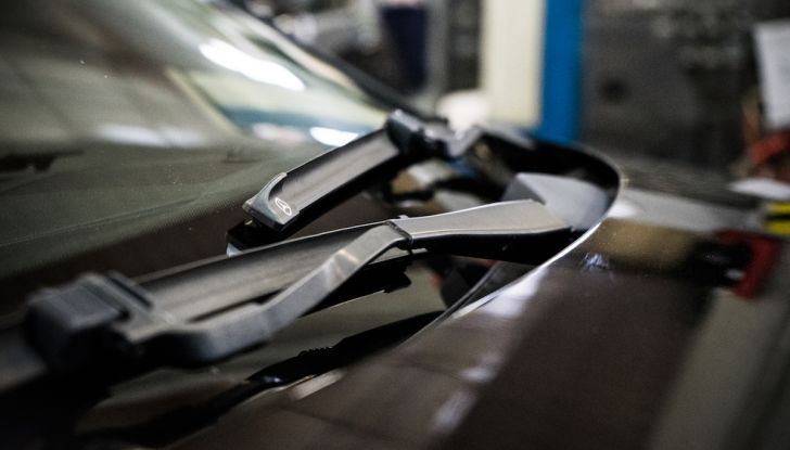 Manutenzione dei tergicristalli: sostituire le spazzole e cambiare i liquidi, quando va fatto - Foto 3 di 8