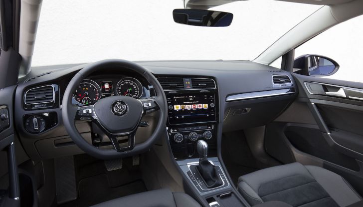 [VIDEO] Prova Volkswagen Golf TGI: La Strada in Streaming! - Foto 28 di 33