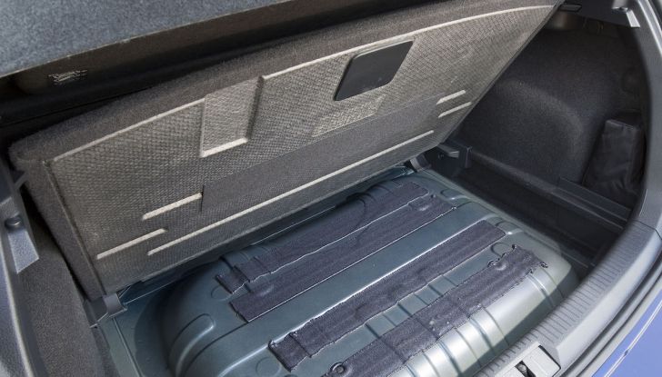 [VIDEO] Prova Volkswagen Golf TGI: La Strada in Streaming! - Foto 20 di 33