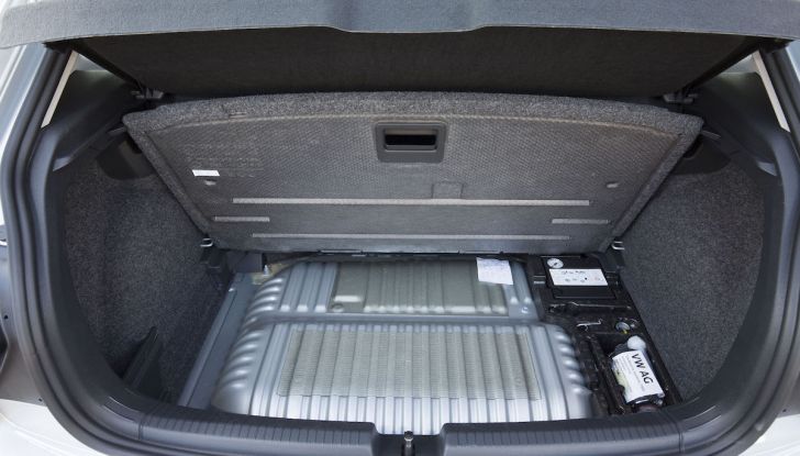 [VIDEO] Prova Volkswagen Golf TGI: La Strada in Streaming! - Foto 19 di 33