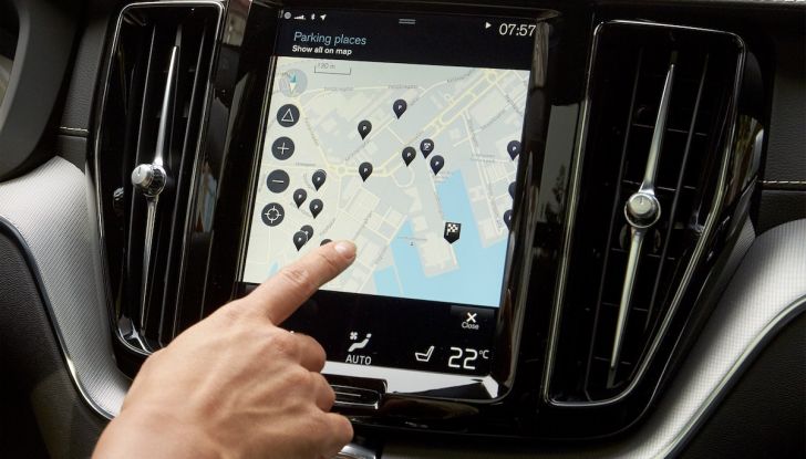 Volvo XC40 2018, prova su strada del SUV compatto svedese - Foto 11 di 51