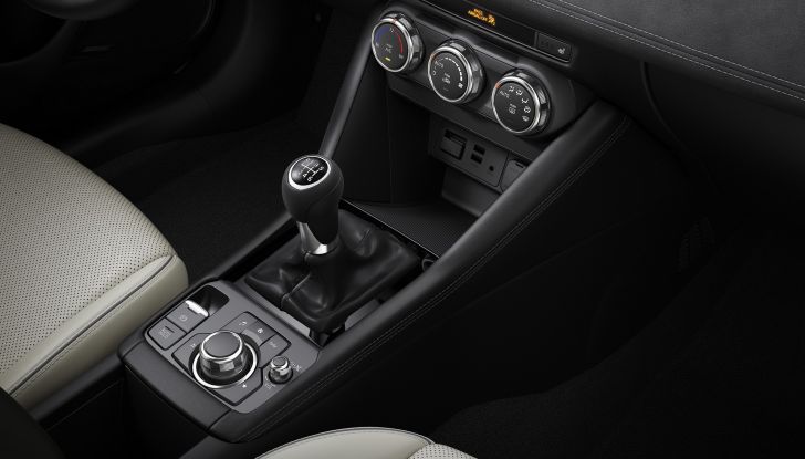 Mazda CX-3 2018, restyling d’autore per il Kodo Crossover - Foto 8 di 17