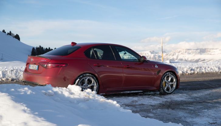 Prova su strada Alfa Romeo Giulia Quadrifoglio, la macchina perfetta! - Foto 7 di 48