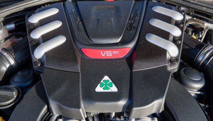 Prova su strada Alfa Romeo Giulia Quadrifoglio, la macchina perfetta! - Foto 15 di 48