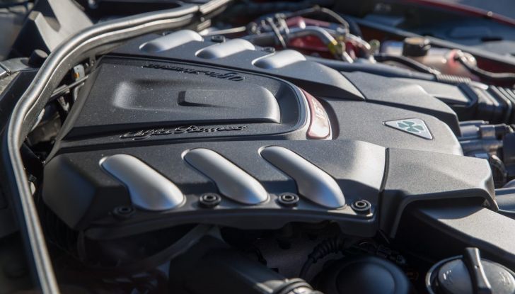 Prova su strada Alfa Romeo Giulia Quadrifoglio, la macchina perfetta! - Foto 17 di 48