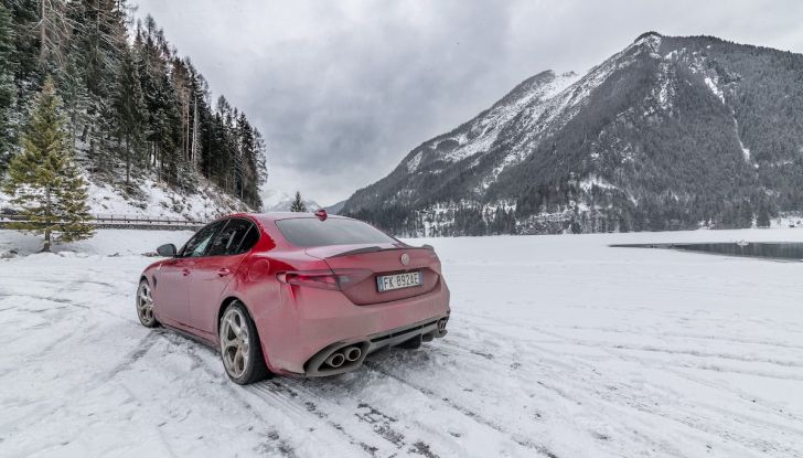 Prova su strada Alfa Romeo Giulia Quadrifoglio, la macchina perfetta! - Foto 21 di 48