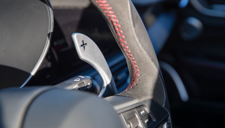 Prova su strada Alfa Romeo Giulia Quadrifoglio, la macchina perfetta! - Foto 13 di 48