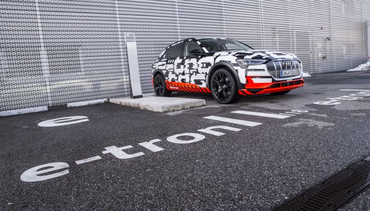 Audi e-tron, il SUV elettrico si prenota online - Foto 17 di 31