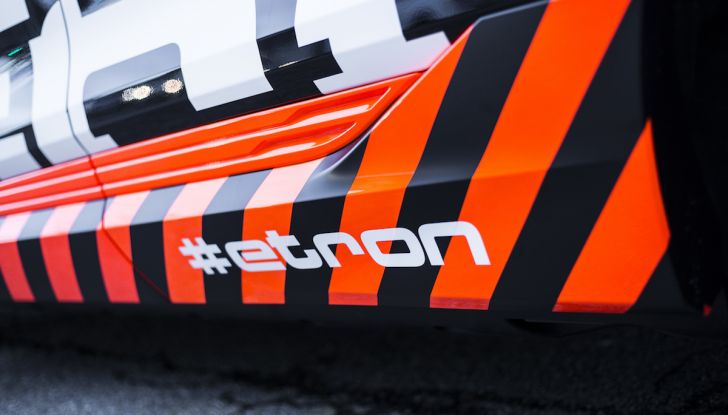 Audi e-tron, il SUV elettrico si prenota online - Foto 28 di 31