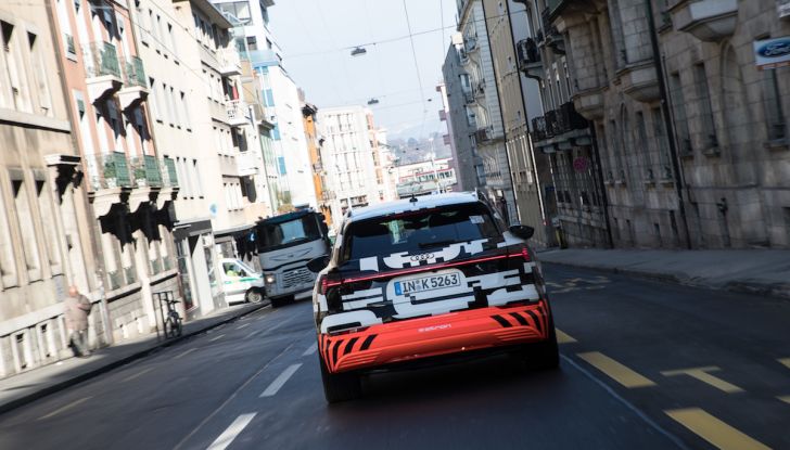 Audi e-tron, il SUV elettrico si prenota online - Foto 30 di 31