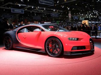 Bugatti Chiron Sport, la pista è il suo mestiere