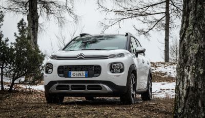 Alle donne piace grande, alto e sicuro: il 63% ha scelto un SUV