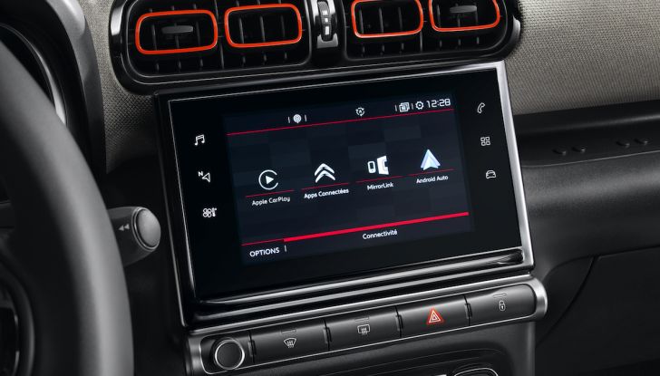 Citroën C3 Aircross, la prova su strada del 130CV: Crossover comodo e versatile - Foto 34 di 43