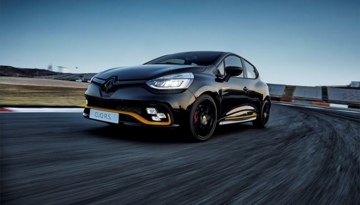 Renault Clio R.S. 18: la Hot Hatch da 220CV pronta a scendere in pista - Foto 5 di 20