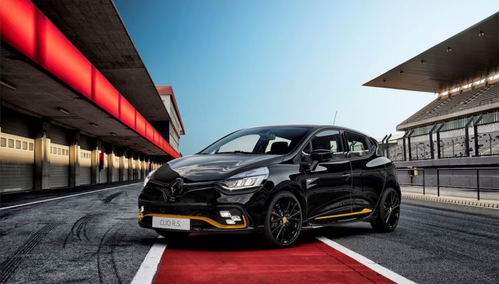 Renault Clio R.S. 18: la Hot Hatch da 220CV pronta a scendere in pista - Foto 3 di 20