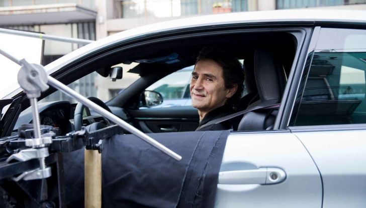CoverYourPhone, la campagna sulla sicurezza stradale di BMW e Alex Zanardi - Foto 2 di 6