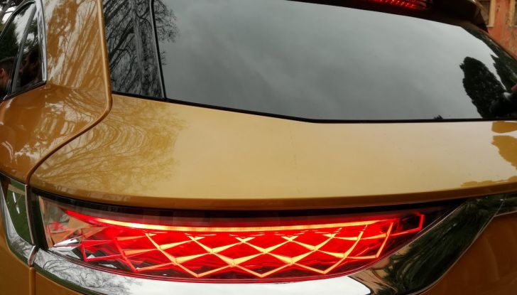 DS7 Crossback, prova su strada del SUV Premium senza compromessi - Foto 20 di 27