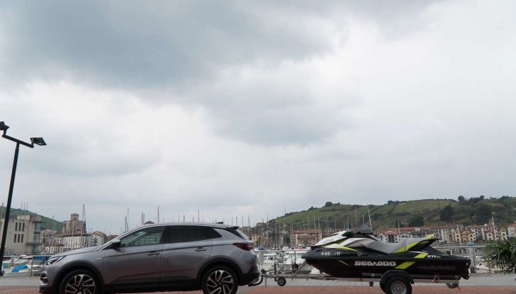 Opel Grandland X prova su strada, motorizzazioni e consumi - Foto 6 di 26