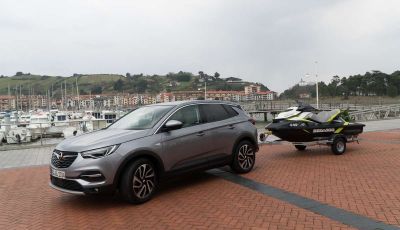 Opel Grandland X prova su strada, motorizzazioni e consumi