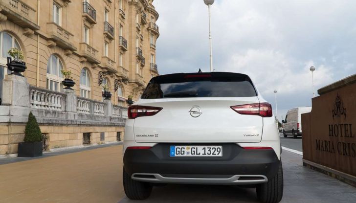 Opel Grandland X prova su strada, motorizzazioni e consumi - Foto 3 di 26
