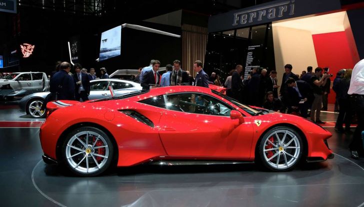 Ferrari 488 Pista, il V8 più potente di sempre - Foto 13 di 15