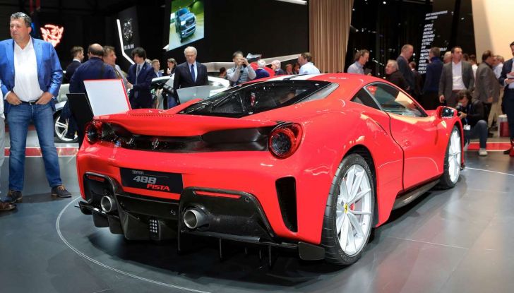 Ferrari 488 Pista, il V8 più potente di sempre - Foto 6 di 15