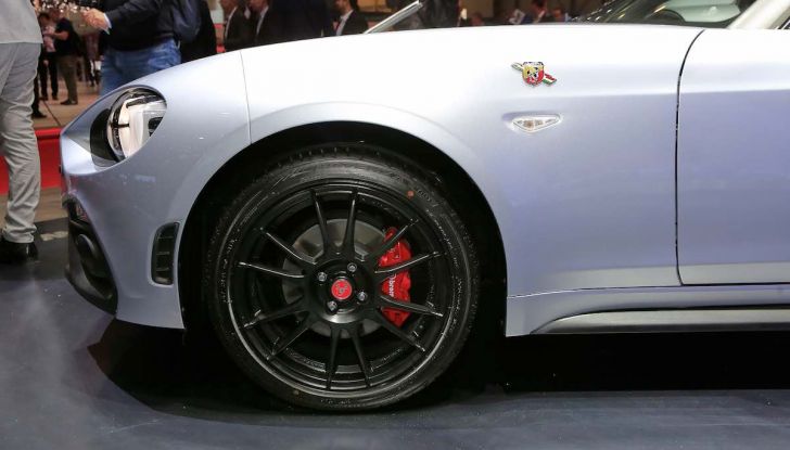 Abarth 124 GT, serie speciale con hard top in carbonio - Foto 11 di 11