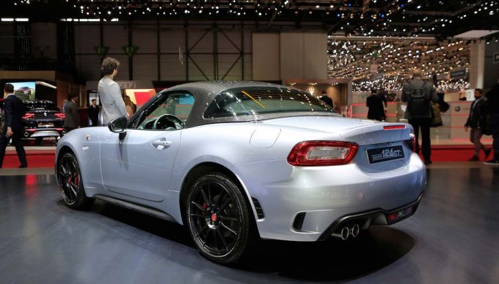 Abarth 124 GT, serie speciale con hard top in carbonio - Foto 6 di 11