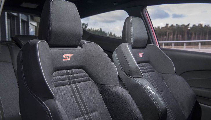 Ford Fiesta ST 2018, la sportiva da 200CV diventa 3 cilindri - Foto 3 di 10