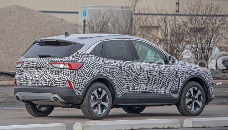 Ford Kuga 2020, prime prove su strada per il Crossover dell’Ovale Blu - Foto 33 di 36