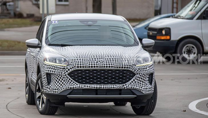 Ford Kuga 2020, prime prove su strada per il Crossover dell’Ovale Blu - Foto 5 di 36