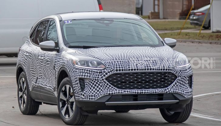 Ford Kuga 2020, prime prove su strada per il Crossover dell’Ovale Blu - Foto 2 di 36