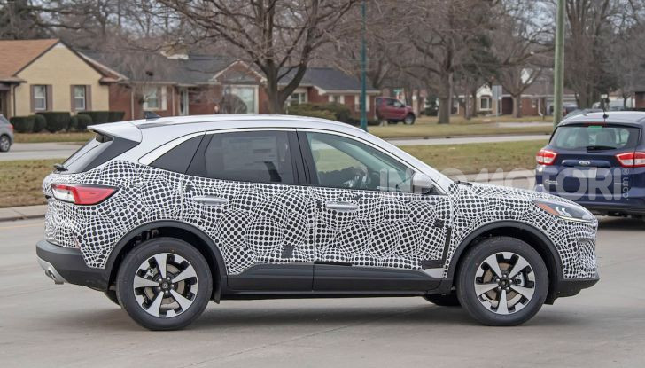 Ford Kuga 2020, prime prove su strada per il Crossover dell’Ovale Blu - Foto 31 di 36