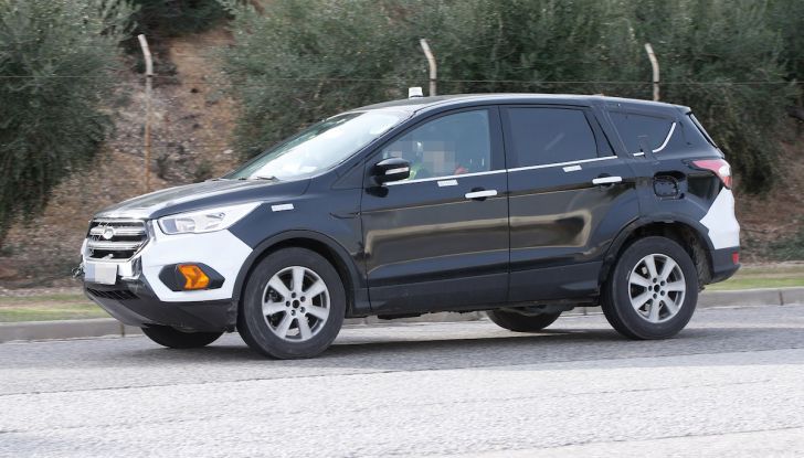 Ford Kuga 2020, prime prove su strada per il Crossover dell’Ovale Blu - Foto 15 di 36