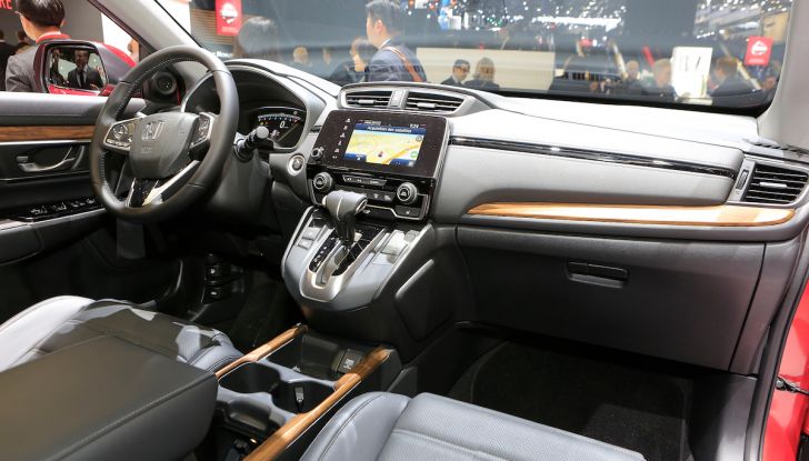 Nuova Honda CR-V 2018, l’iconico SUV di Tokyo da ora ibrido - Foto 9 di 9