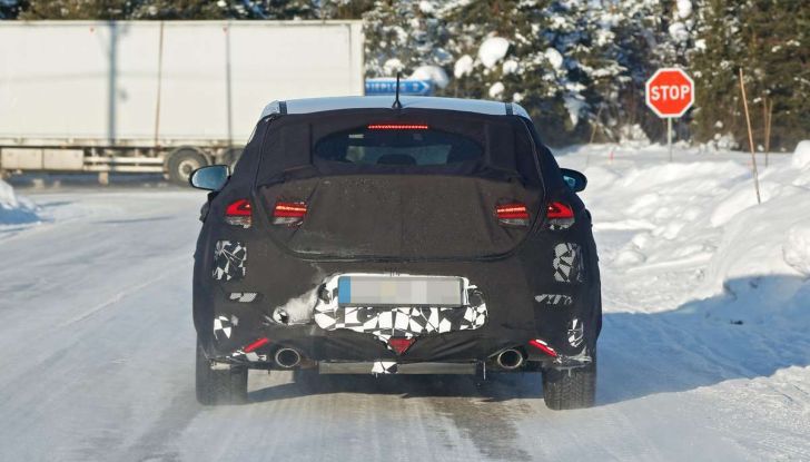 Hyundai i30 N Fastback, primi test su strada della variante sportiva - Foto 12 di 26