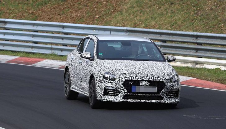 Hyundai i30 N Fastback, primi test su strada della variante sportiva - Foto 21 di 26