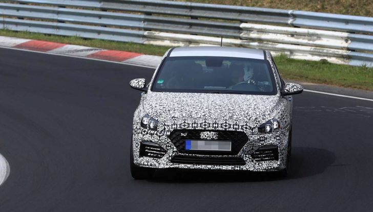 Hyundai i30 N Fastback, primi test su strada della variante sportiva - Foto 22 di 26
