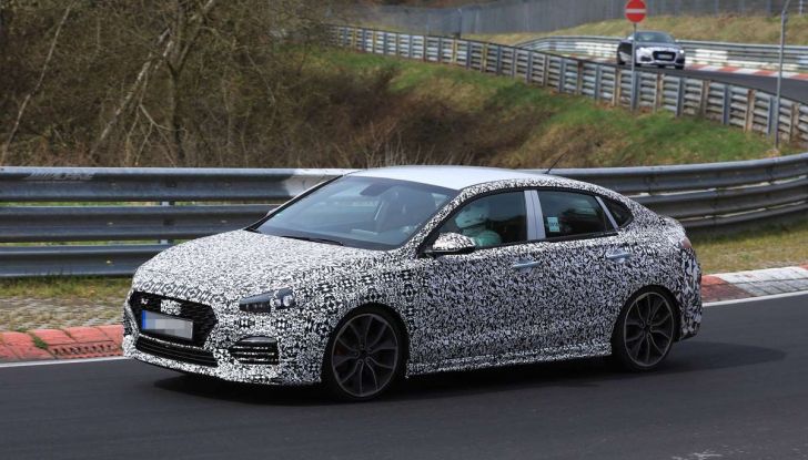 Hyundai i30 N Fastback, primi test su strada della variante sportiva - Foto 24 di 26