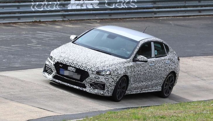 Hyundai i30 N Fastback, primi test su strada della variante sportiva - Foto 3 di 26