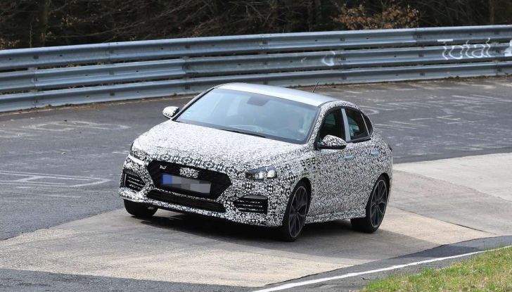 Hyundai i30 N Fastback, primi test su strada della variante sportiva - Foto 19 di 26