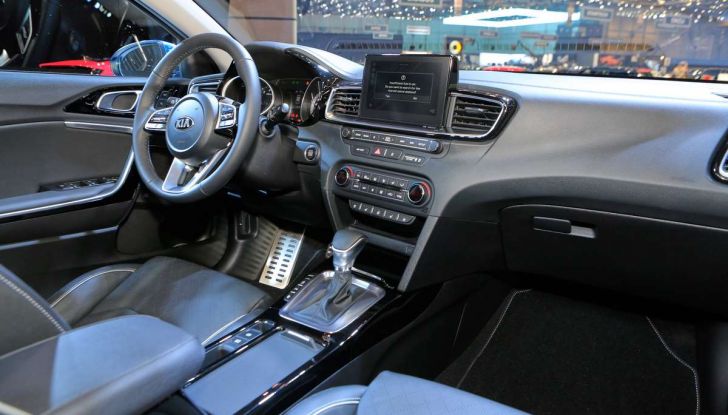 Kia Ceed 2018: nuovi motori e design inedito - Foto 14 di 17