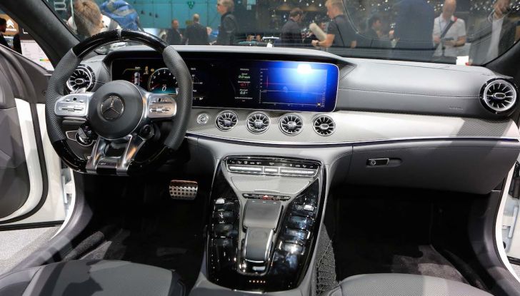 Mercedes AMG GT Coupé4, quattro porte per la sportiva della Stella - Foto 14 di 21