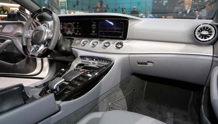 Mercedes AMG GT Coupé4, quattro porte per la sportiva della Stella - Foto 15 di 21